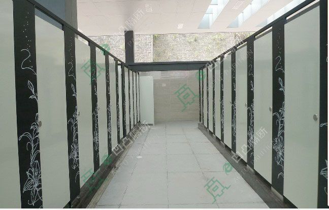 【科普】凹凸隔斷單層玻璃隔斷怎么樣？凹凸隔斷玻璃隔斷的優(yōu)勢(shì)是什么？