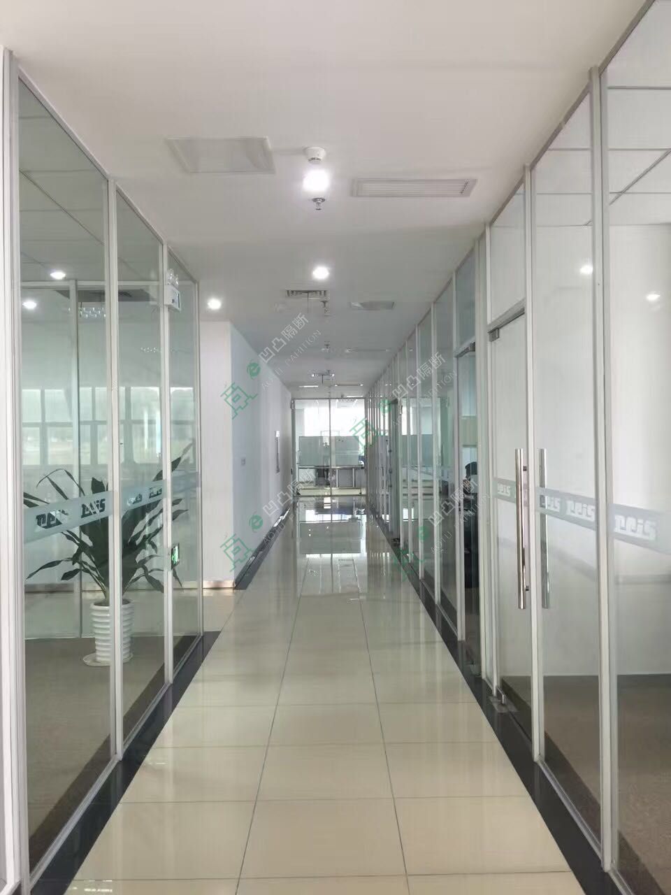 各個(gè)角度都是美 辦公室玻璃隔斷 你值得擁有