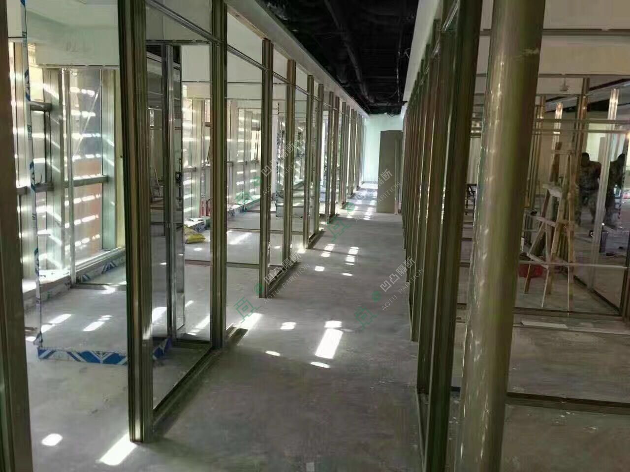 本地玻璃隔斷廠(chǎng)家_安慶玻璃隔斷_[承接]嘉寶莉裝飾玻璃隔斷工程